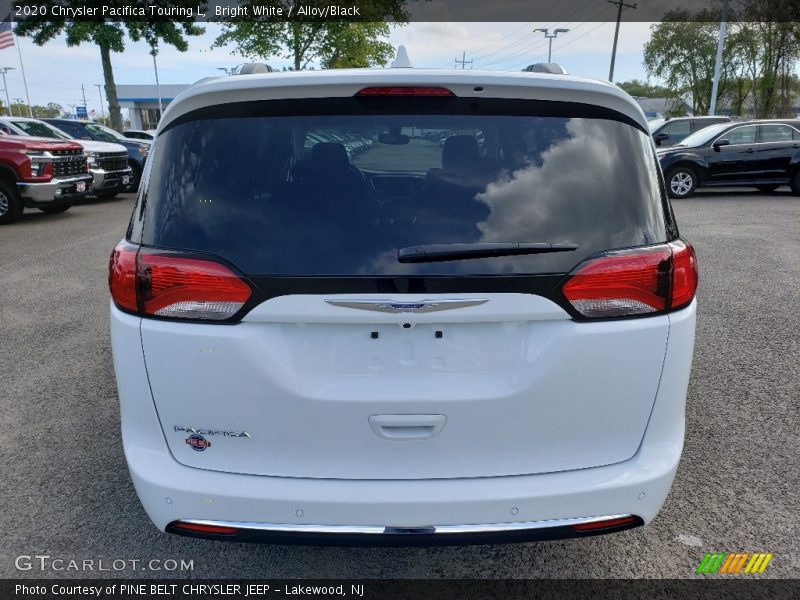 Bright White / Alloy/Black 2020 Chrysler Pacifica Touring L