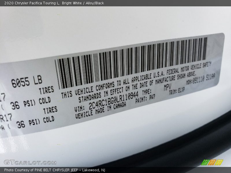 Bright White / Alloy/Black 2020 Chrysler Pacifica Touring L