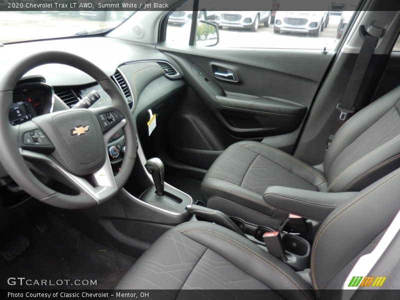 Summit White / Jet Black 2020 Chevrolet Trax LT AWD