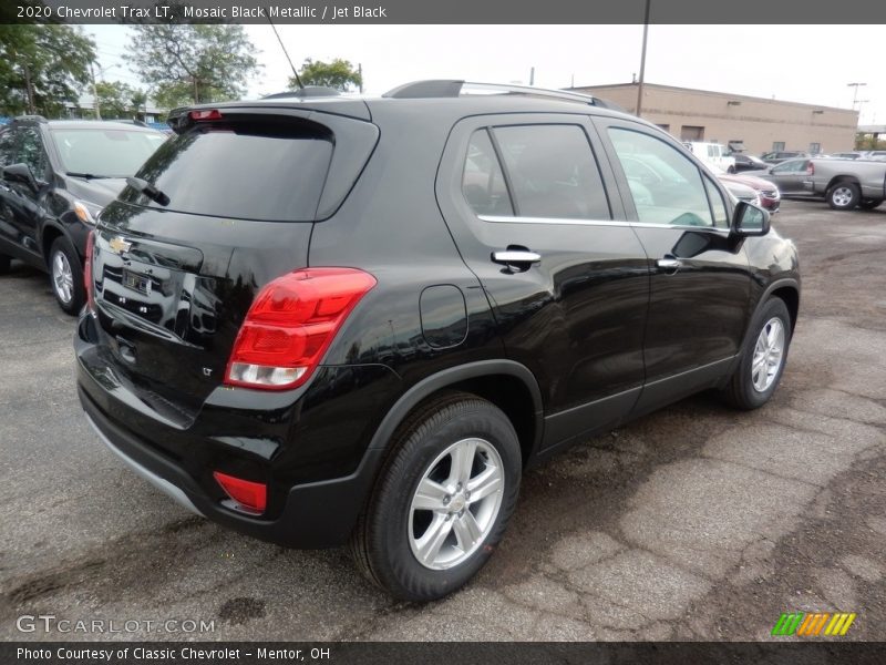 Mosaic Black Metallic / Jet Black 2020 Chevrolet Trax LT