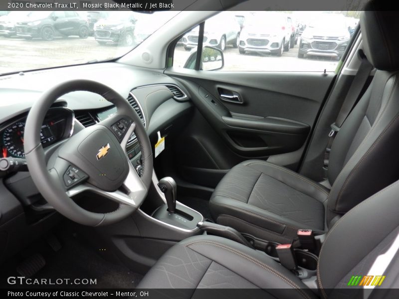Mosaic Black Metallic / Jet Black 2020 Chevrolet Trax LT