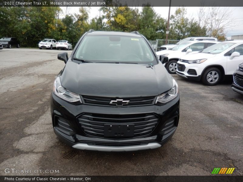 Mosaic Black Metallic / Jet Black 2020 Chevrolet Trax LT