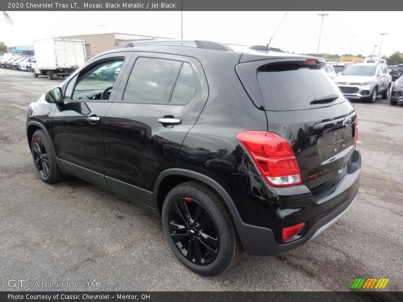 Mosaic Black Metallic / Jet Black 2020 Chevrolet Trax LT