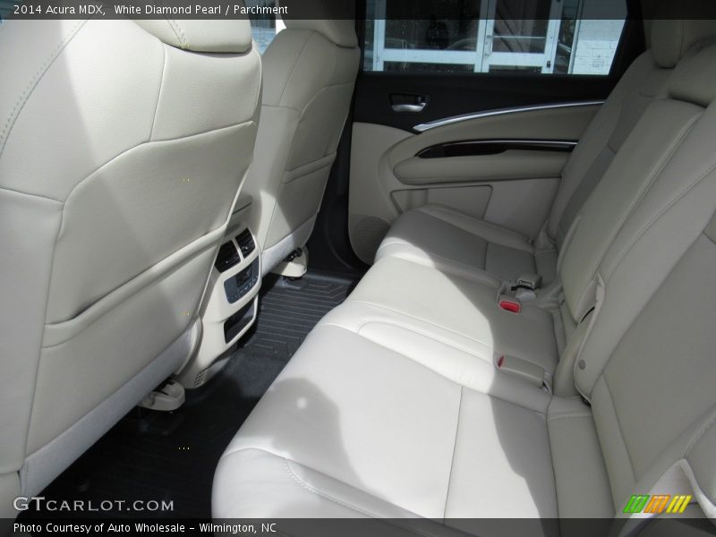 White Diamond Pearl / Parchment 2014 Acura MDX