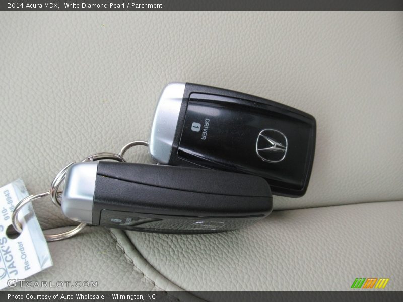 White Diamond Pearl / Parchment 2014 Acura MDX
