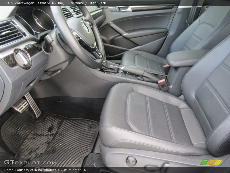 Front Seat of 2019 Passat SE R-Line