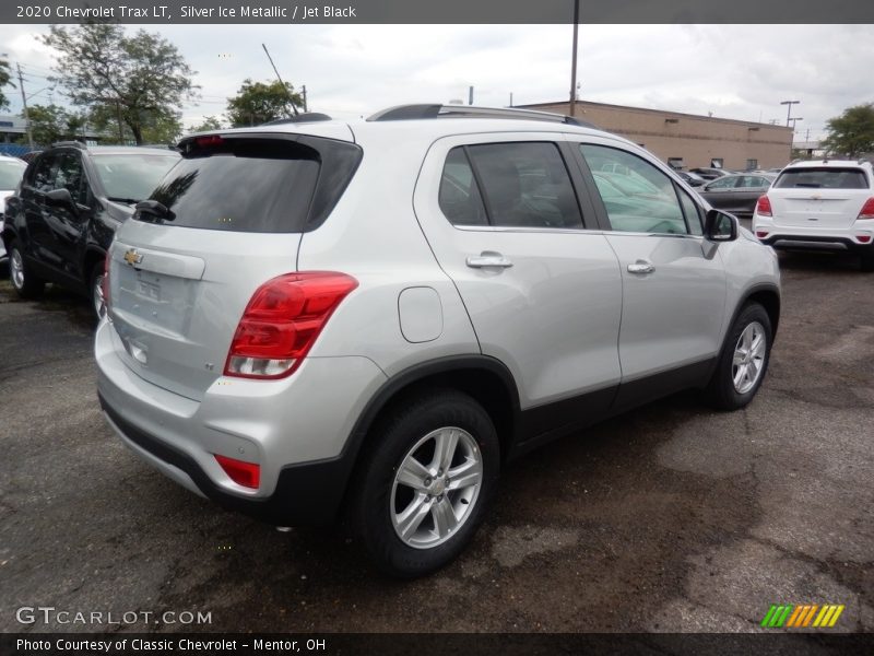 Silver Ice Metallic / Jet Black 2020 Chevrolet Trax LT