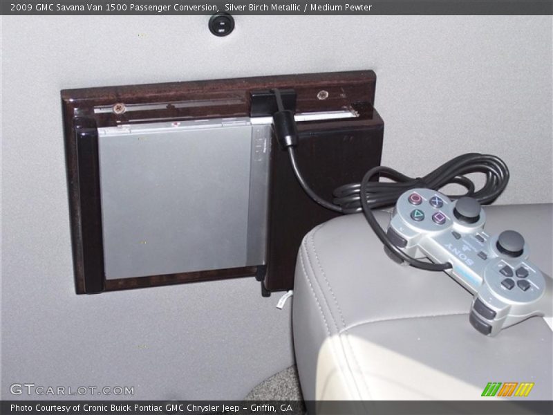 Silver Birch Metallic / Medium Pewter 2009 GMC Savana Van 1500 Passenger Conversion