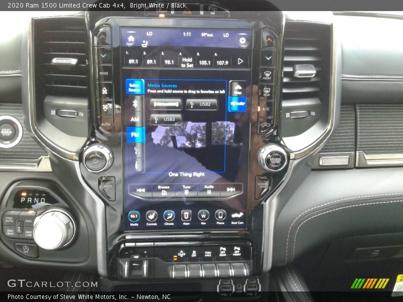 Controls of 2020 1500 Limited Crew Cab 4x4