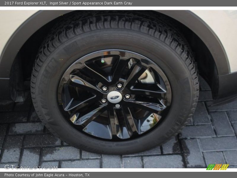 Ingot Silver / Sport Appearance Dark Earth Gray 2017 Ford Explorer XLT