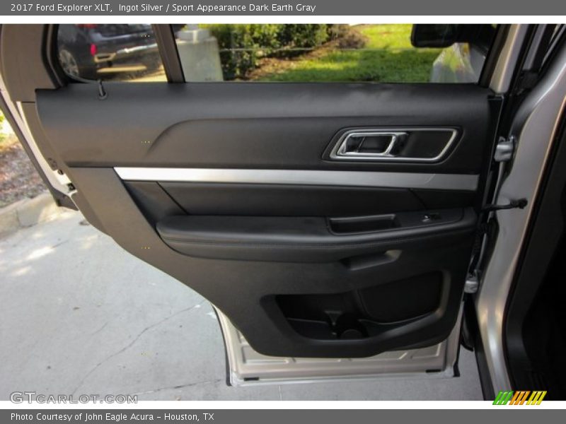 Ingot Silver / Sport Appearance Dark Earth Gray 2017 Ford Explorer XLT