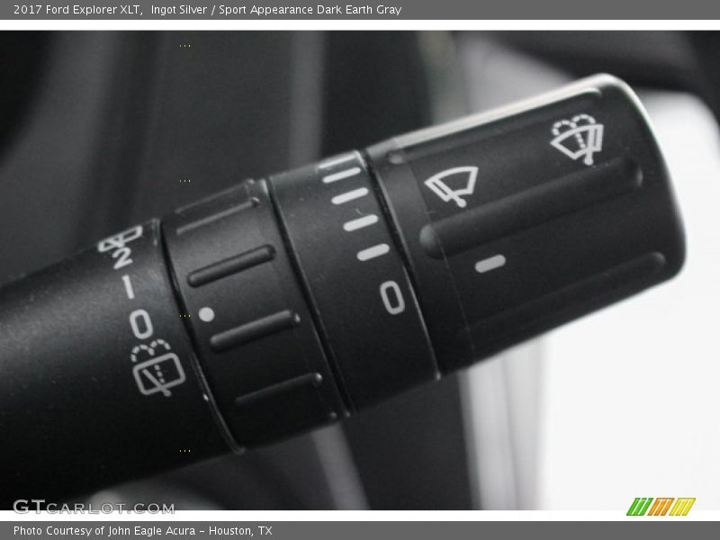 Ingot Silver / Sport Appearance Dark Earth Gray 2017 Ford Explorer XLT