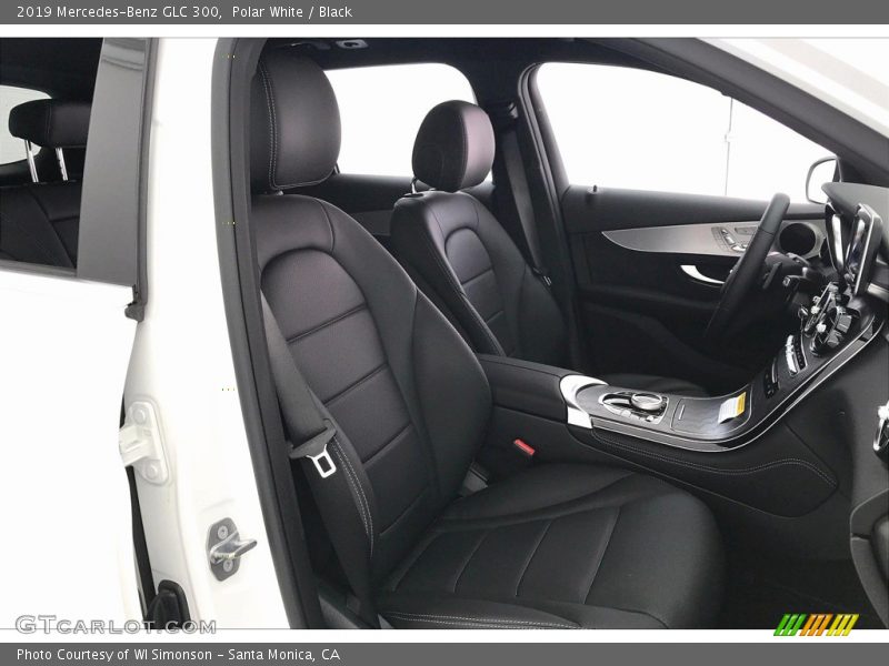 Polar White / Black 2019 Mercedes-Benz GLC 300
