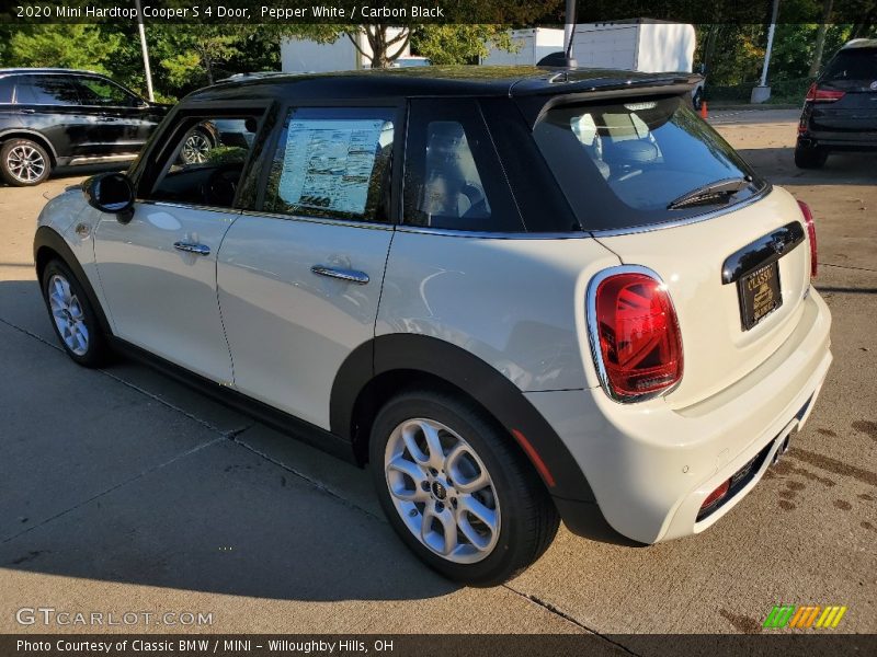 Pepper White / Carbon Black 2020 Mini Hardtop Cooper S 4 Door