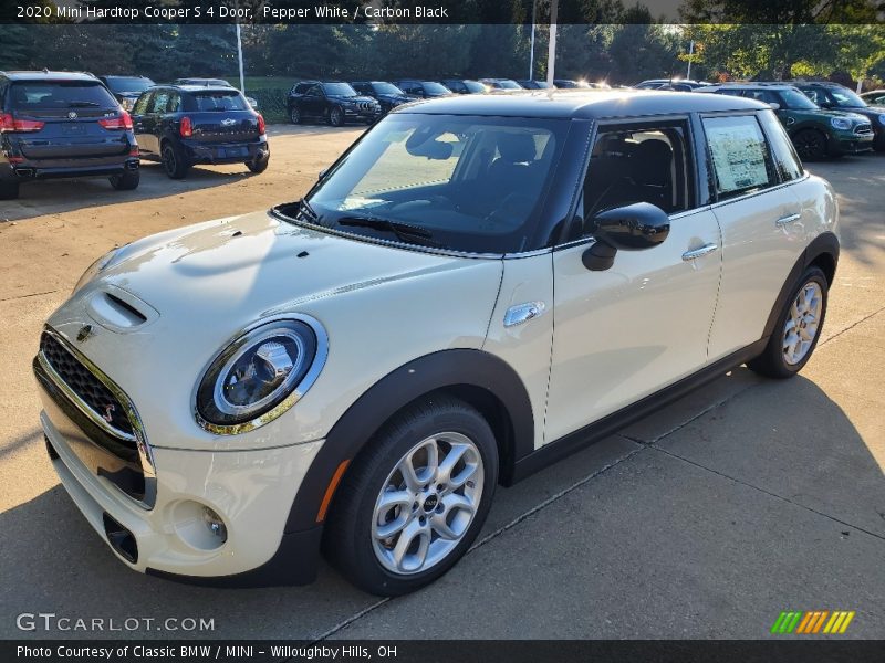 Front 3/4 View of 2020 Hardtop Cooper S 4 Door