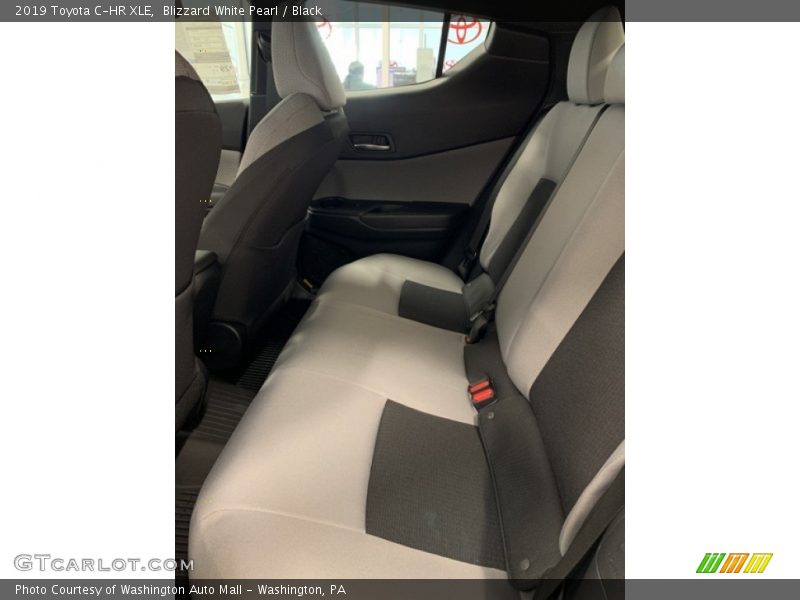 Blizzard White Pearl / Black 2019 Toyota C-HR XLE