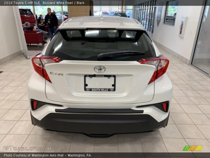 Blizzard White Pearl / Black 2019 Toyota C-HR XLE