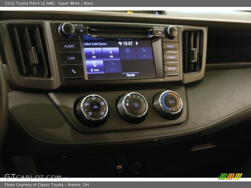 Super White / Black 2016 Toyota RAV4 LE AWD
