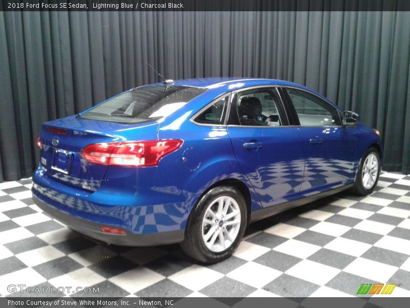 Lightning Blue / Charcoal Black 2018 Ford Focus SE Sedan