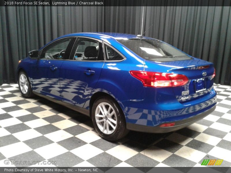 Lightning Blue / Charcoal Black 2018 Ford Focus SE Sedan