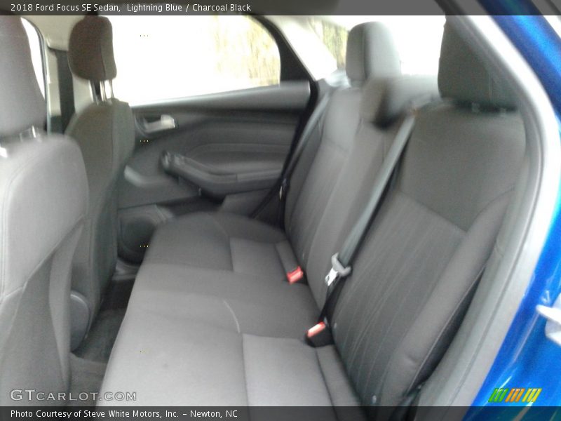 Lightning Blue / Charcoal Black 2018 Ford Focus SE Sedan