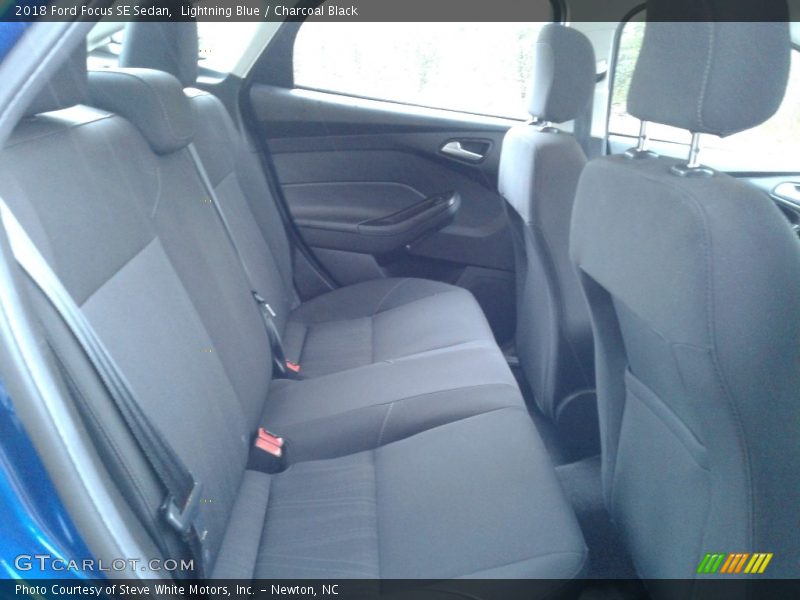 Lightning Blue / Charcoal Black 2018 Ford Focus SE Sedan