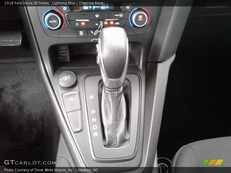 Lightning Blue / Charcoal Black 2018 Ford Focus SE Sedan