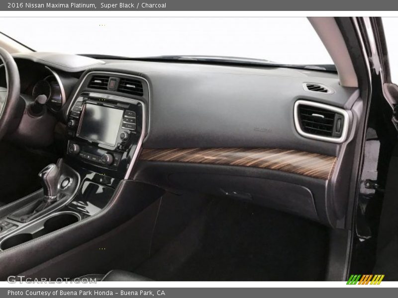 Super Black / Charcoal 2016 Nissan Maxima Platinum