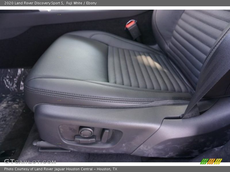 Fuji White / Ebony 2020 Land Rover Discovery Sport S