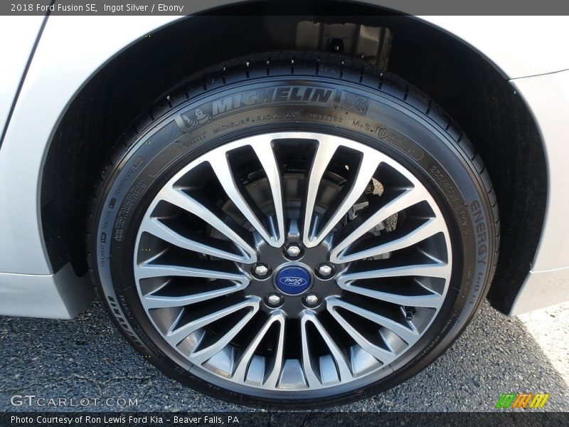 Ingot Silver / Ebony 2018 Ford Fusion SE
