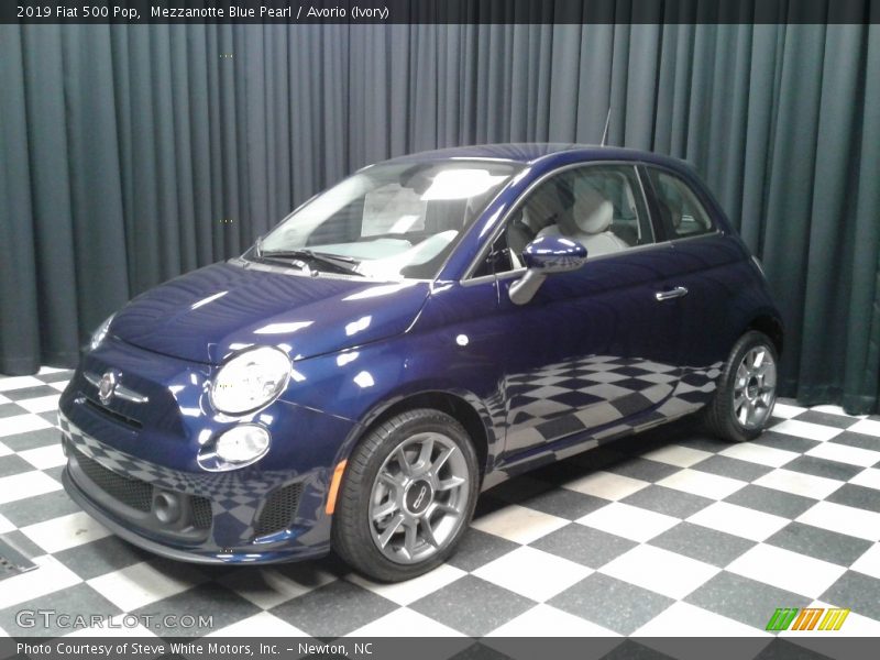 Front 3/4 View of 2019 500 Pop