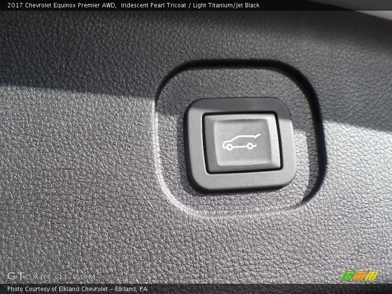 Iridescent Pearl Tricoat / Light Titanium/Jet Black 2017 Chevrolet Equinox Premier AWD