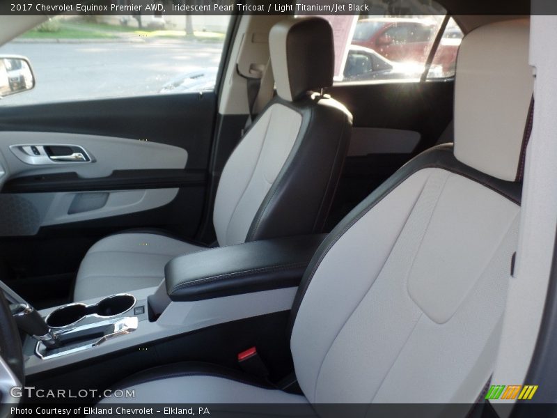 Iridescent Pearl Tricoat / Light Titanium/Jet Black 2017 Chevrolet Equinox Premier AWD