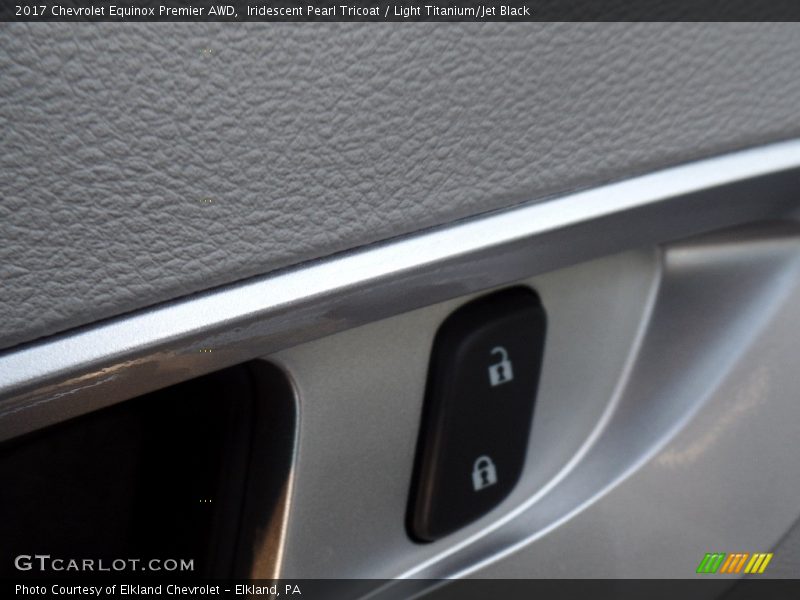 Iridescent Pearl Tricoat / Light Titanium/Jet Black 2017 Chevrolet Equinox Premier AWD