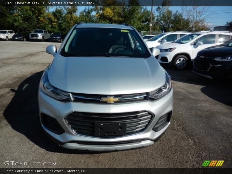 Silver Ice Metallic / Jet Black 2020 Chevrolet Trax LT