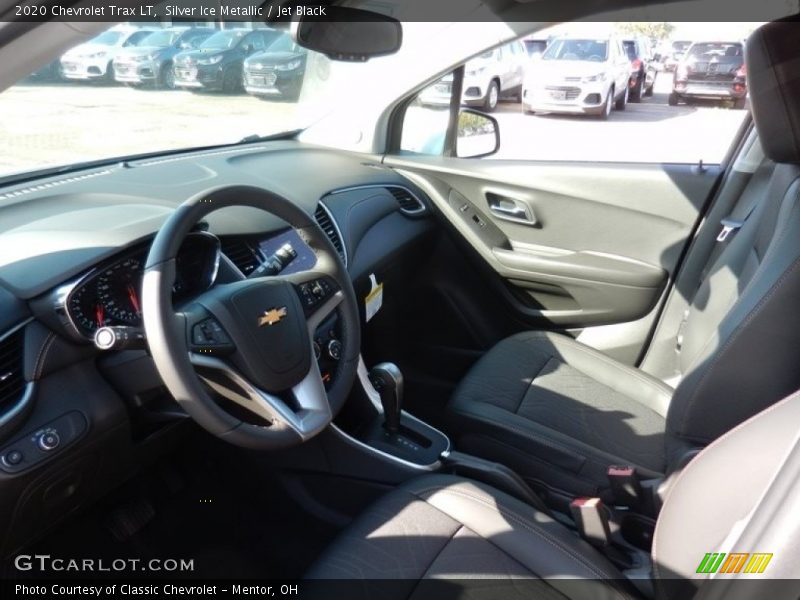Silver Ice Metallic / Jet Black 2020 Chevrolet Trax LT