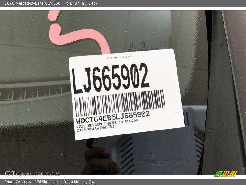 Polar White / Black 2020 Mercedes-Benz GLA 250