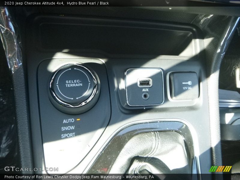 Hydro Blue Pearl / Black 2020 Jeep Cherokee Altitude 4x4