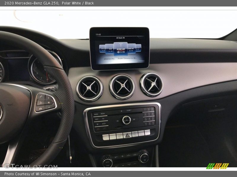 Polar White / Black 2020 Mercedes-Benz GLA 250