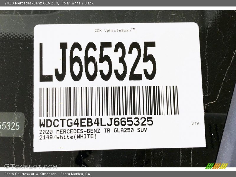 Polar White / Black 2020 Mercedes-Benz GLA 250