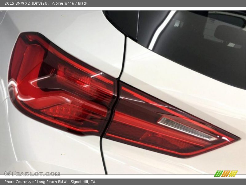Alpine White / Black 2019 BMW X2 sDrive28i