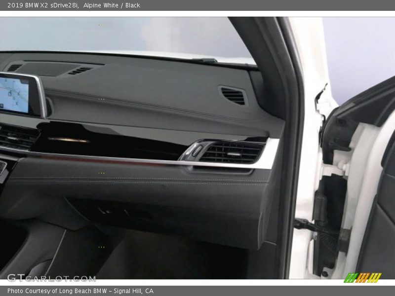 Alpine White / Black 2019 BMW X2 sDrive28i