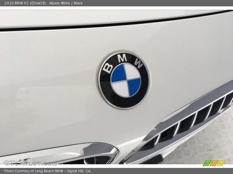 Alpine White / Black 2019 BMW X2 sDrive28i