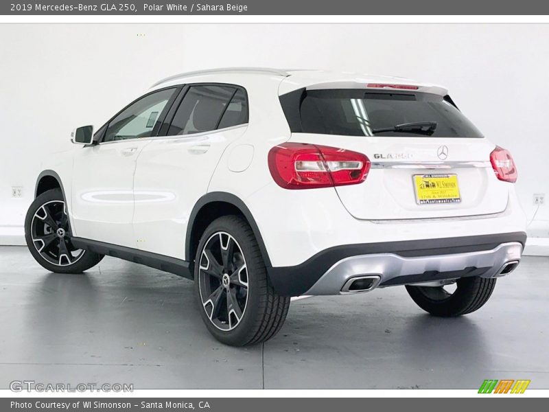 Polar White / Sahara Beige 2019 Mercedes-Benz GLA 250