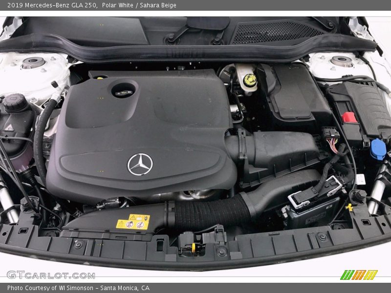 Polar White / Sahara Beige 2019 Mercedes-Benz GLA 250