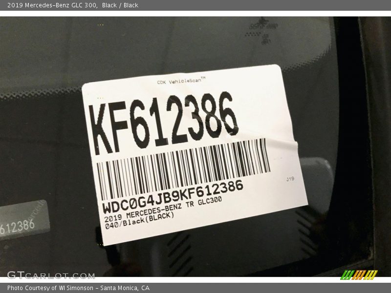 Black / Black 2019 Mercedes-Benz GLC 300