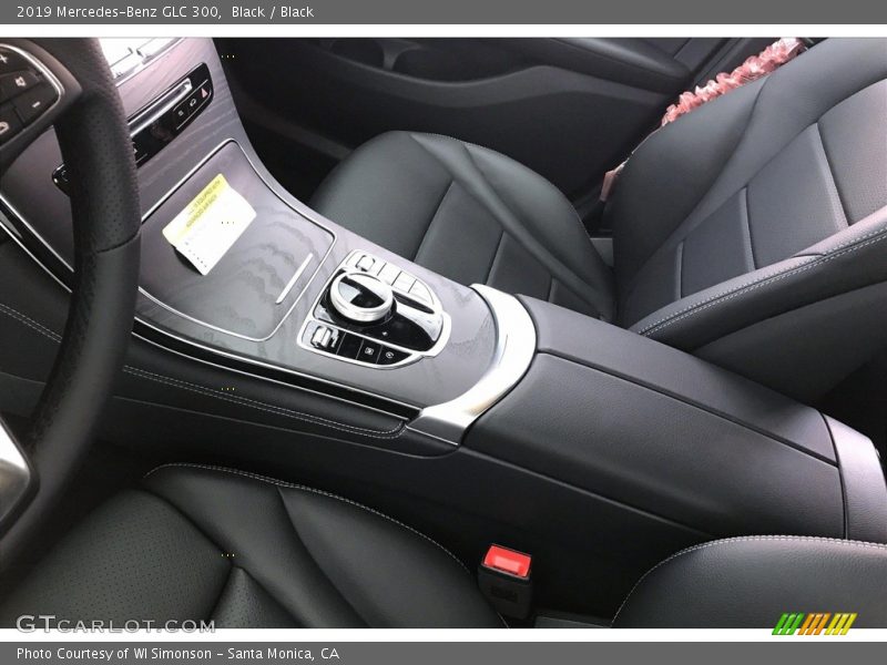Black / Black 2019 Mercedes-Benz GLC 300