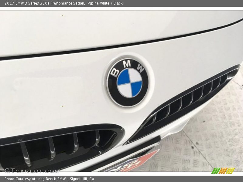 Alpine White / Black 2017 BMW 3 Series 330e iPerfomance Sedan