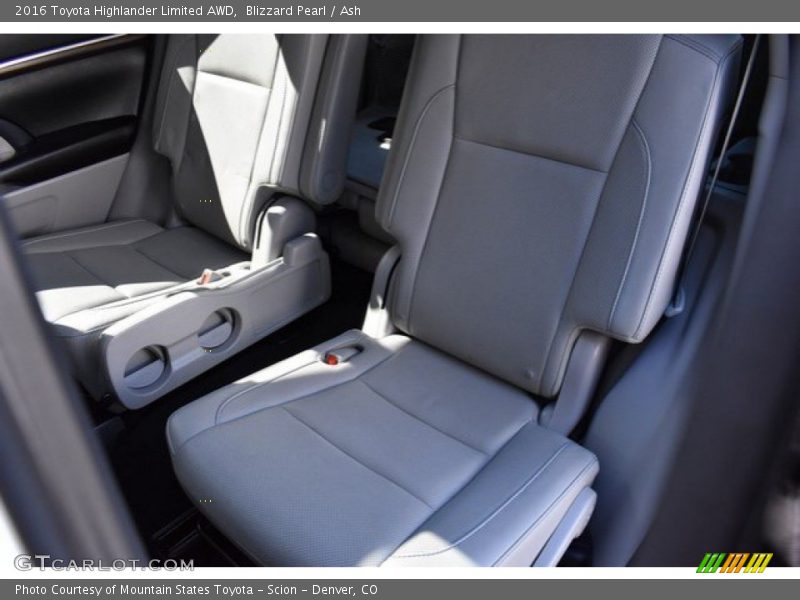 Blizzard Pearl / Ash 2016 Toyota Highlander Limited AWD
