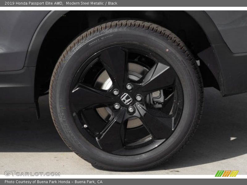 Modern Steel Metallic / Black 2019 Honda Passport Elite AWD